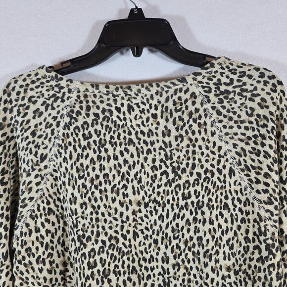 Women's shirt top small, tan with black dots, cheetah print brand obey - Picture 11 of 11